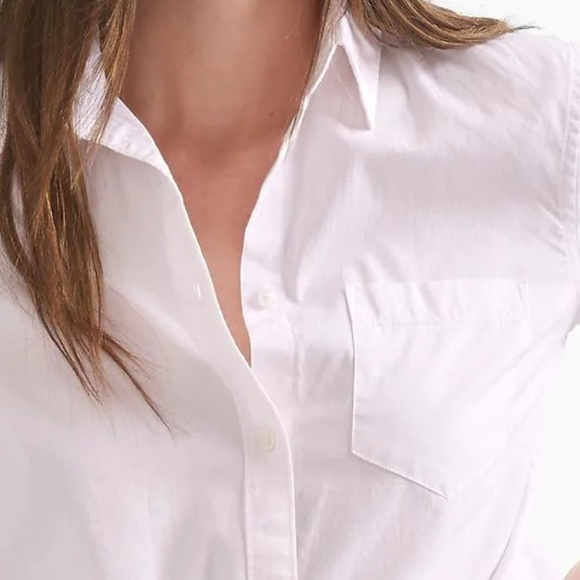 GAP Fitted Boyfriend Button Up - Picture 2 of 3